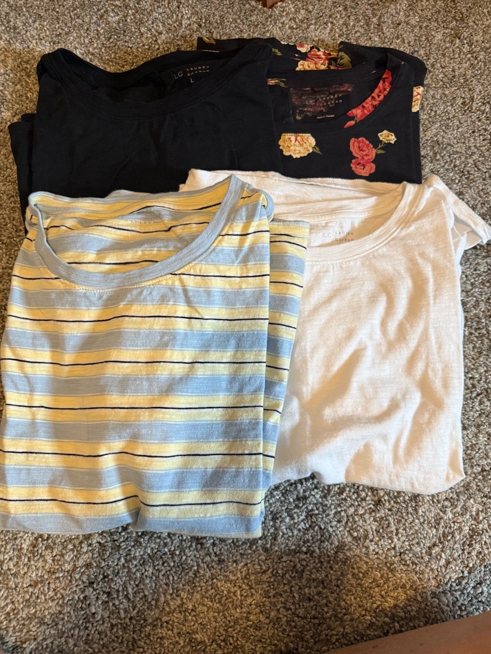 LC Lauren Conrad Tshirt bundle size large